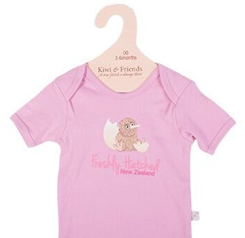 Kiwi & Friends - Tee Pink – Freshly Hatched Kiwi (0) 6-12 mths