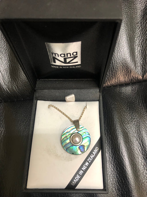 Mana NZ - Pendant Paua & Pearl 1035