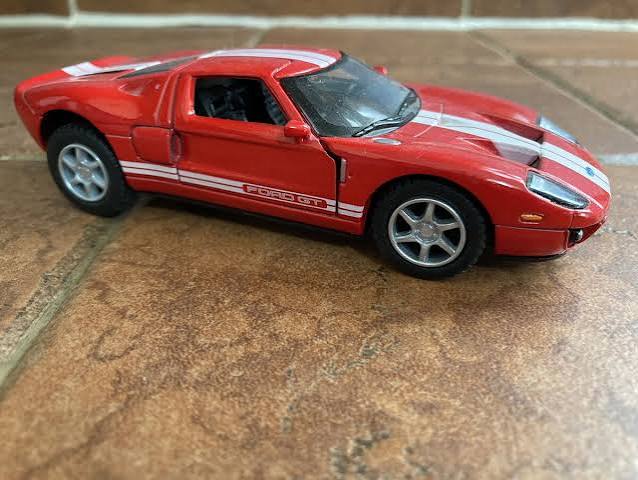 Kinsmart - 2006 Ford GT - Red