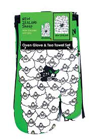 NZ Pot Holder & Oven Glove Set - New Zealand Sheep