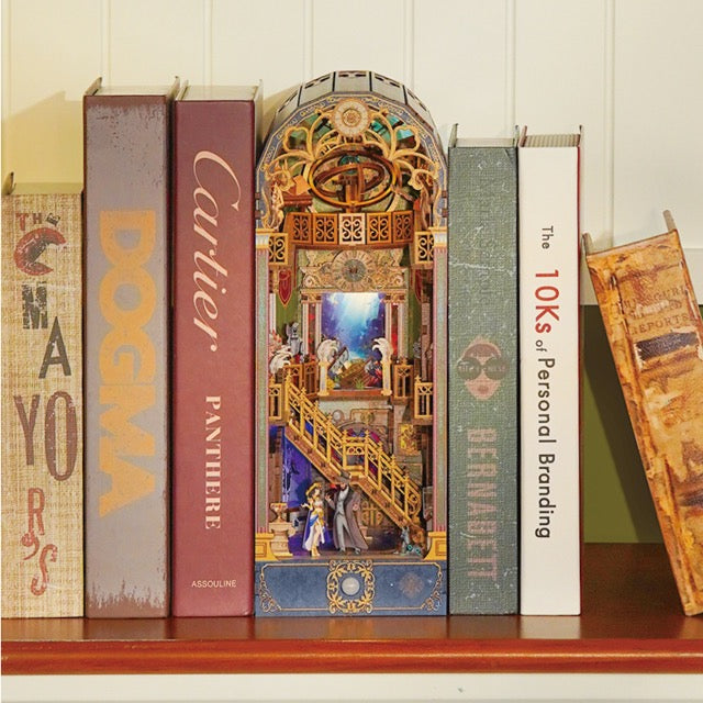 Tonecheer Book Nook Kit - Spacetime Museum