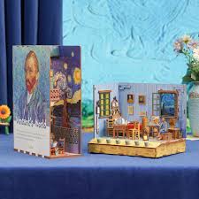 Tonecheer Book Nook Kit - Vincent's World