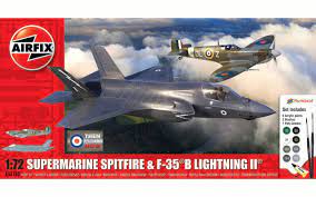 Airfix Gift Set Large - 1:72 Supermarine Spitfire & F-35 B Lightning II