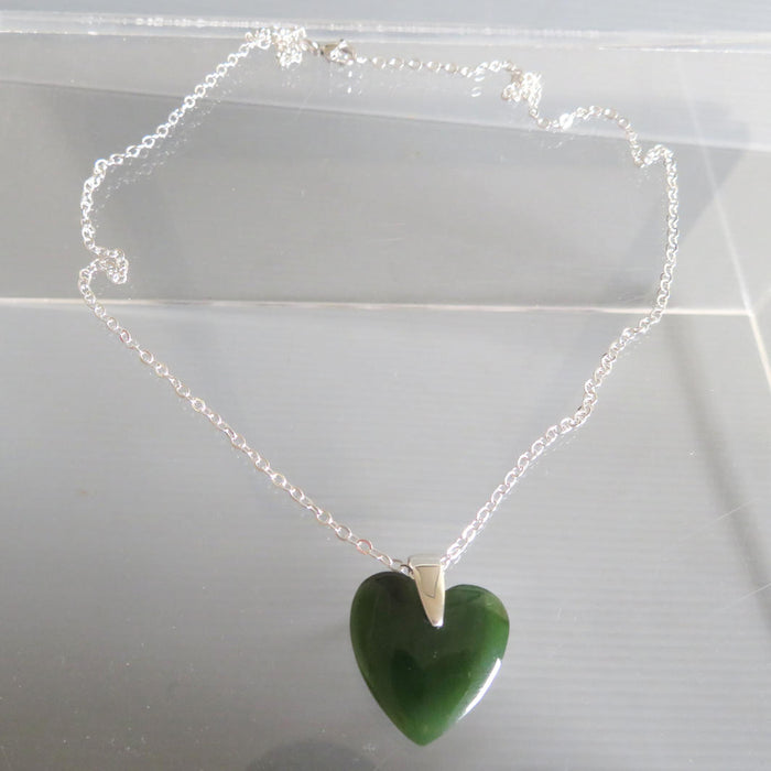 Mana NZ - Greenstone Pendant Heart NN5038
