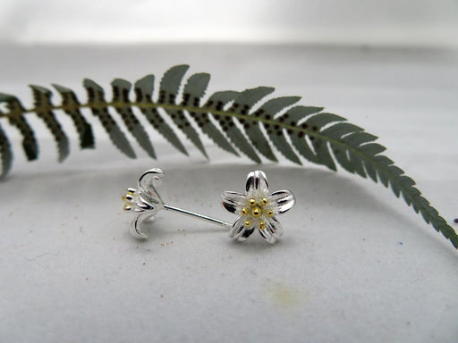 Wildside X31 - Sterling Silver Flower Stud Earrings
