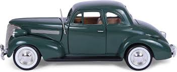 MotorMax Timeless Legends 1:24 -  1939 Chevrolet Coupe Green