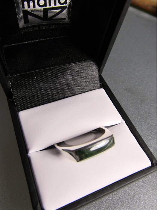 Mana NZ - Unisex Greenstone Rectangular Ring set in Stirling Silver (T)