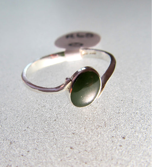 Mana NZ - Women's Greenstone Oval Ring set in Stirling Silver (N)