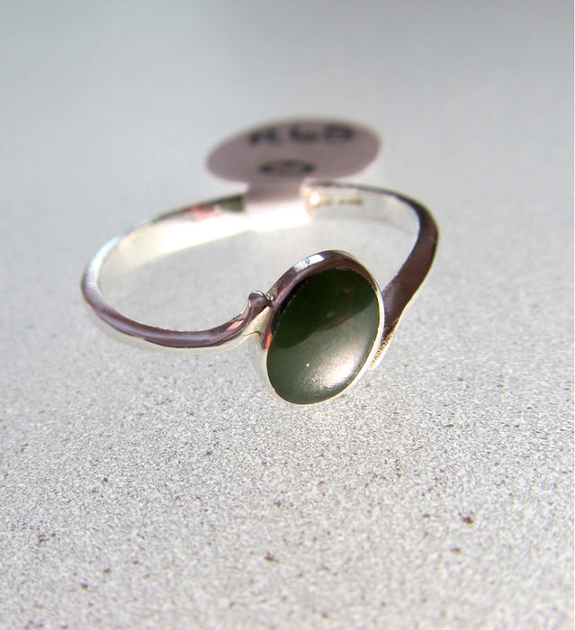 Mana NZ - Women's Greenstone Oval Ring set in Stirling Silver (N)